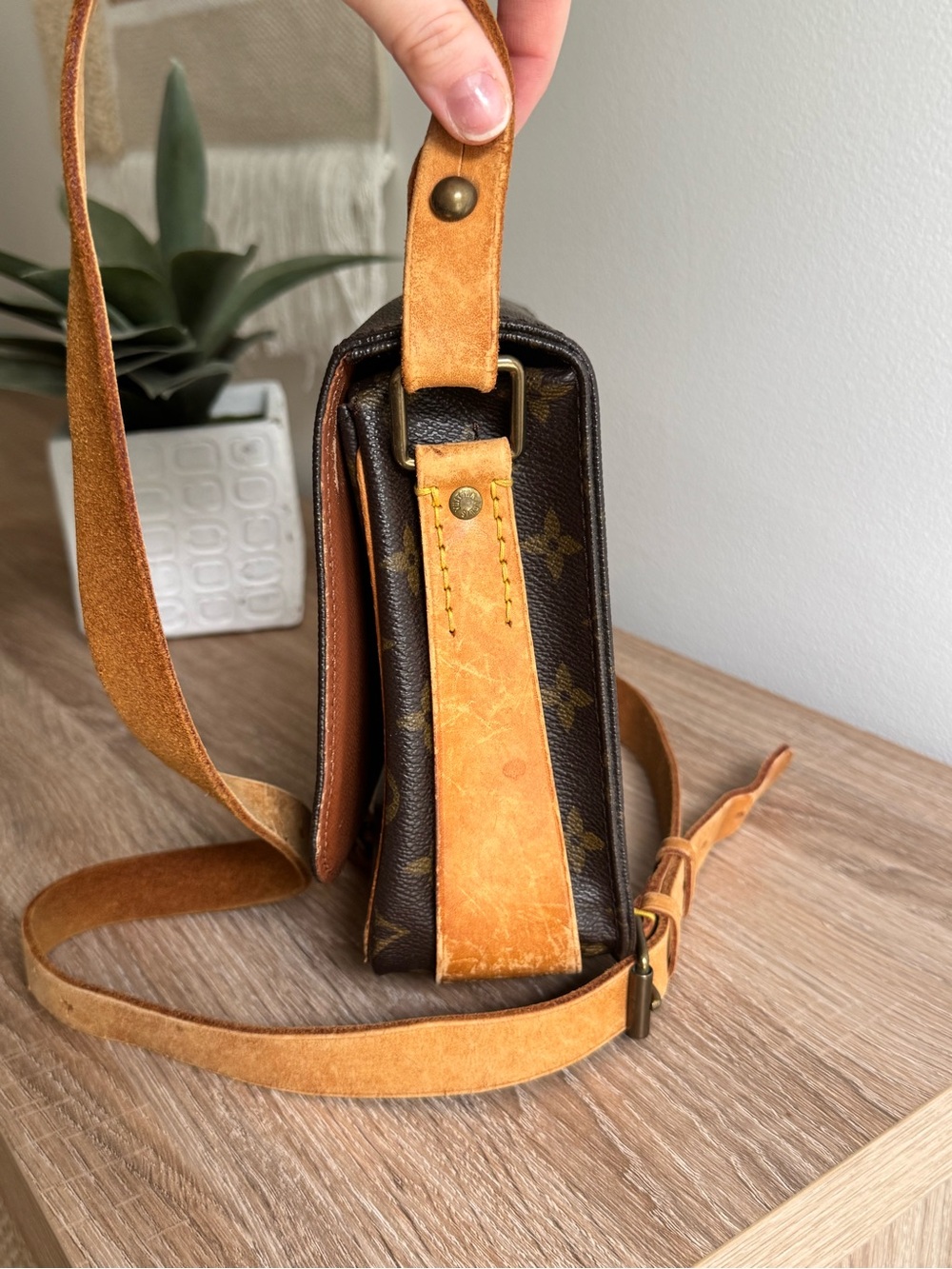 ✅AUTH✅LOUIS VUITTON CARTOUCHIERE MM CROSSBODY BAG - Picture 5 of 14